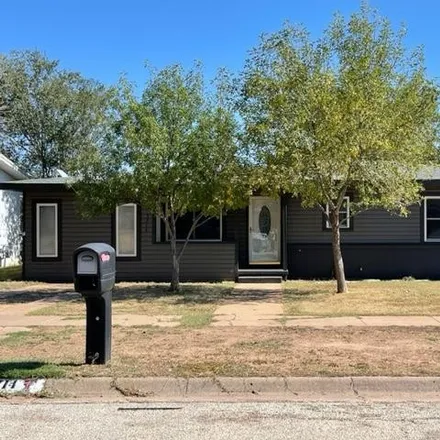 Buy this 4 bed house on 3714 Avenue U in Snyder, TX 79549