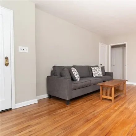 Image 1 - 69-34 213th Street, New York, NY 11364, USA - Apartment for sale