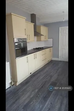Rent this 3 bed townhouse on Kings Bench Street in Hull, HU3 3DW