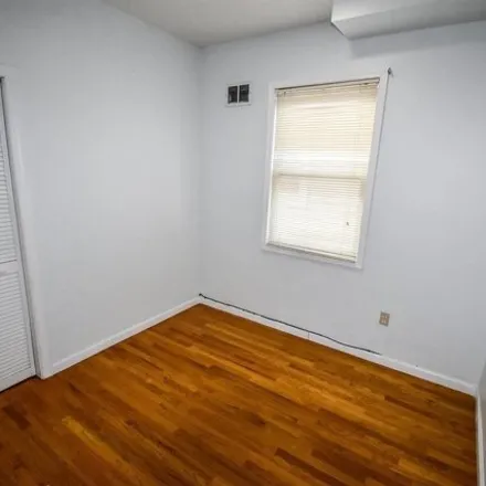 Image 9 - 190 Zabriskie Street, Jersey City, NJ 07307, USA - House for rent