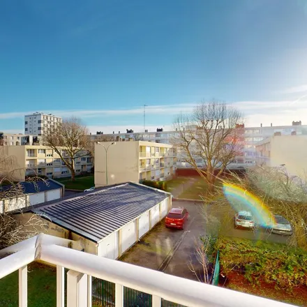 Rent this 3 bed apartment on 1 Périphérique Henri Wallon in 76800 Saint-Étienne-du-Rouvray, France