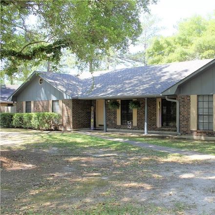 Rent this 3 bed house on 4409 Walden Drive in Pineville, LA 71360
