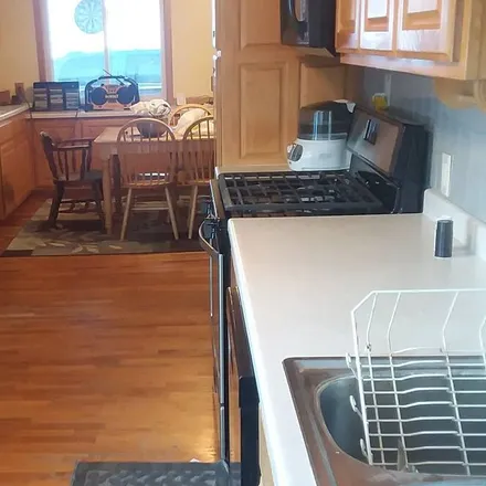 Rent this 3 bed townhouse on Viola Ct in Baraboo, WI