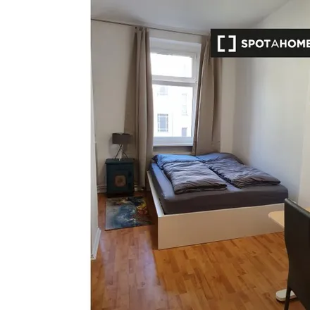 Rent this 2 bed apartment on Allianz in Utrechter Straße, 13347 Berlin