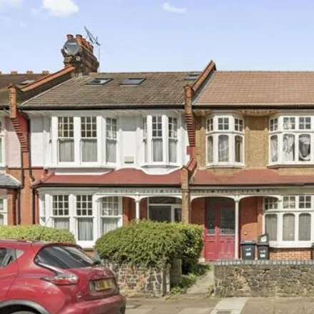 Buy this 3 bed townhouse on Oakfield Road in London, N14 6LX