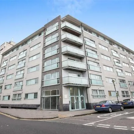 Image 3 - Theatre Building, 1 Paton Close, Bromley-by-Bow, London, E3 2QE, United Kingdom - Apartment for rent