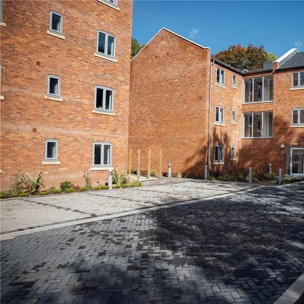 Rent this 2 bed apartment on Bromyard Road in Worcester, WR2 5EU