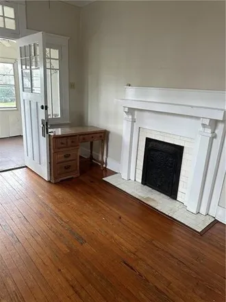 Image 3 - 7833 South Claiborne Avenue, New Orleans, LA 70125, USA - House for sale