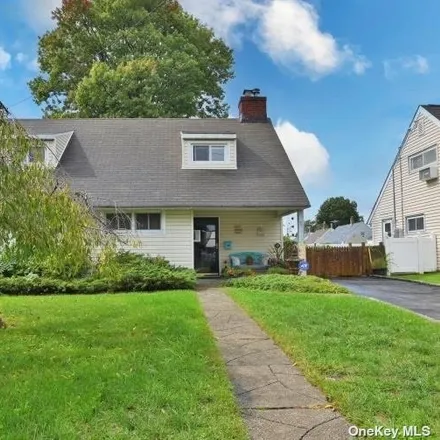 Buy this 3 bed house on 47 Arlington Street in Village of Westbury, NY 11590