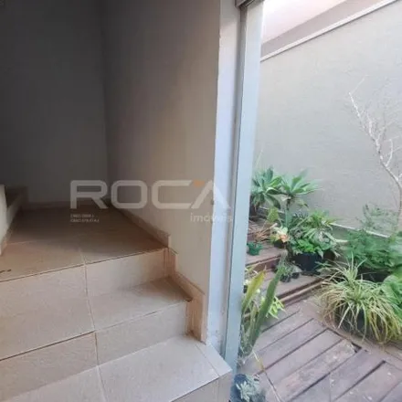 Rent this 2 bed house on Edifício Ferretto in Rua Riachuelo 907, Centro