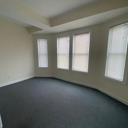 Image 3 - 176 University Avenue, Lowell, MA 01854, USA - Apartment for rent