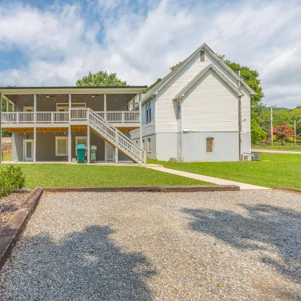 Rent this 4 bed house on St Elmo Avenue in Saint Elmo, Chattanooga