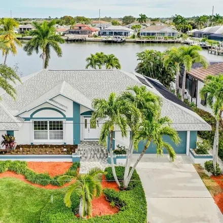 Buy this 3 bed house on 255 Sunflower Court in Marco Island, FL 34145