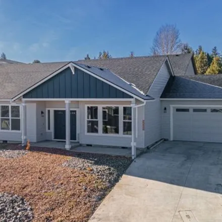 Buy this 4 bed house on 3590 Southwest Hillcrest in Redmond, OR 97756