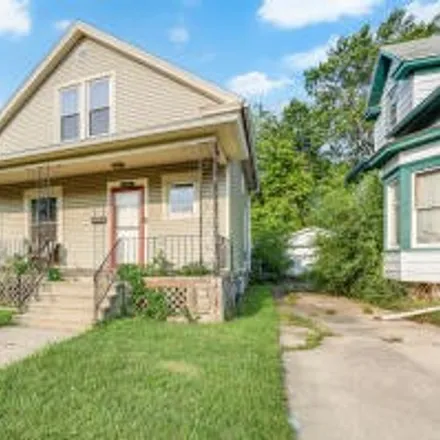 Buy this 2 bed house on The Stow-Away in 1744 Grange Avenue, Racine