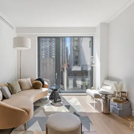 Image 2 - 615 10th Avenue, New York, NY 10019, USA - House for rent