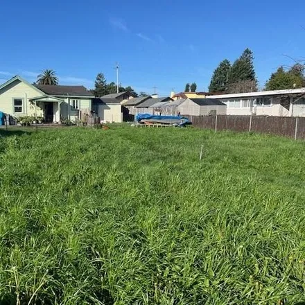 Buy this 2 bed house on 3438 G Street in Eureka, CA 95503