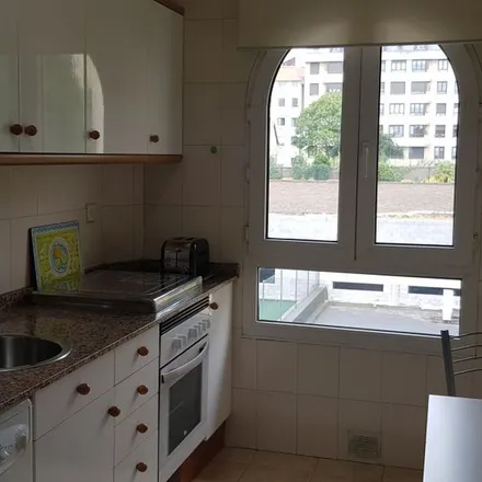 Rent this 2 bed apartment on Acceso peatonal al parking in Plaza del Fresno, 33007 Oviedo