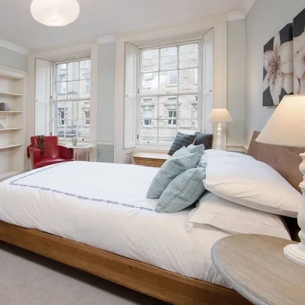 Rent this 3 bed apartment on City of Edinburgh in EH1 1QX, United Kingdom