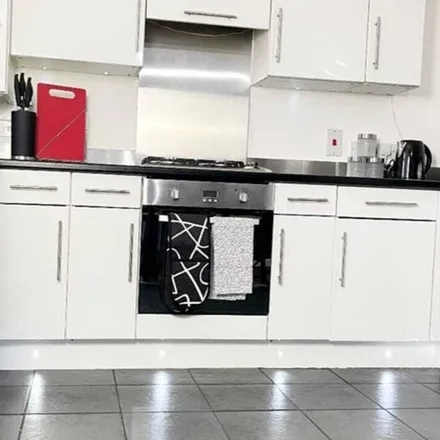 Image 9 - Wirral, CH43 9YY, United Kingdom - House for rent