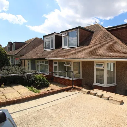 Rent this 1 bed room on Poplar Avenue in Portslade by Sea, BN3 8PS