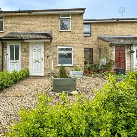 Buy this 2 bed townhouse on Pensclose in Witney, OX28 2EQ