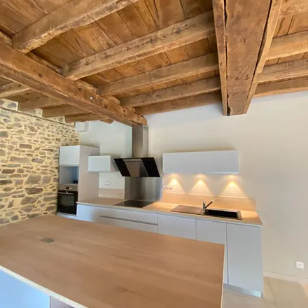 Rent this 6 bed apartment on 11 Boulevard Julien et Pierre Gourdel in 35410 Châteaugiron, France