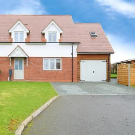 Buy this 3 bed house on Graftonbury Rise in Bullinghope, HR2 8BE