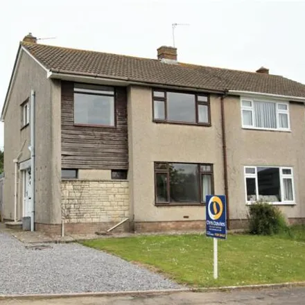 Buy this 3 bed duplex on Voss Park Close in Boverton, CF61 1YF