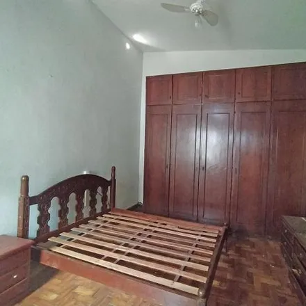 Rent this 2 bed house on Rua Paraíba in Centro, Divinópolis - MG