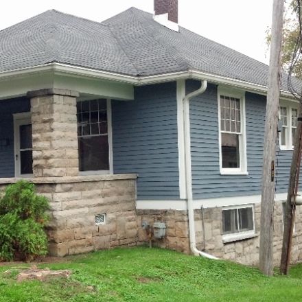 Rent this 2 bed house on 819 W 2nd St