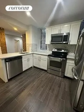 Rent this 5 bed condo on 230 E 27th St Apt G1 in New York, 10016