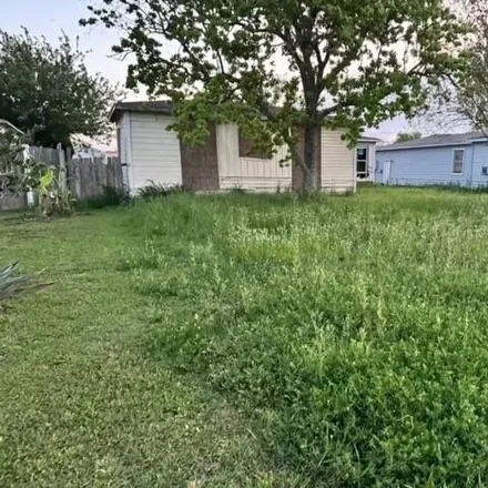 Image 4 - West 5th Street, Freeport, TX 77541, USA - House for sale