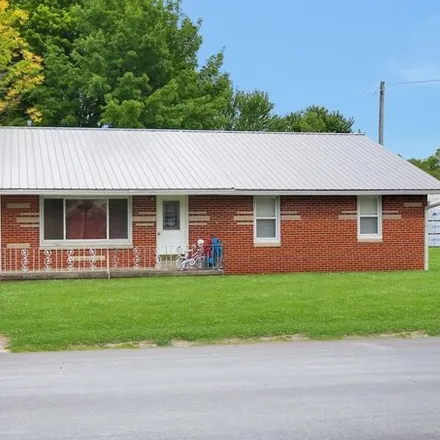 Buy this 4 bed house on 1327 Elm Street in Benton, KY 42025