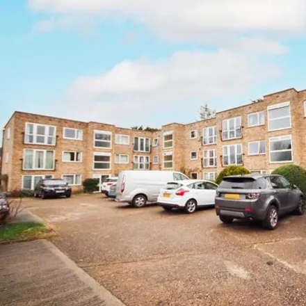 Buy this 2 bed apartment on Riseley Road in Maidenhead, SL6 6EP