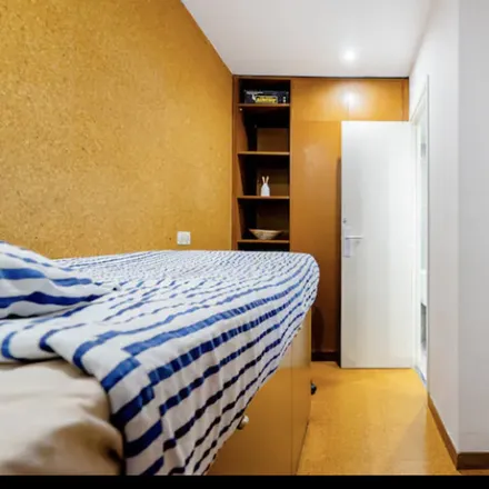 Image 6 - Carrer de Roca i Batlle, 32, 08023 Barcelona, Spain - Room for rent