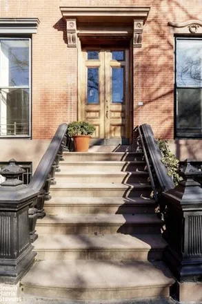Rent this 4 bed townhouse on 219 Congress Street in New York, NY 11201