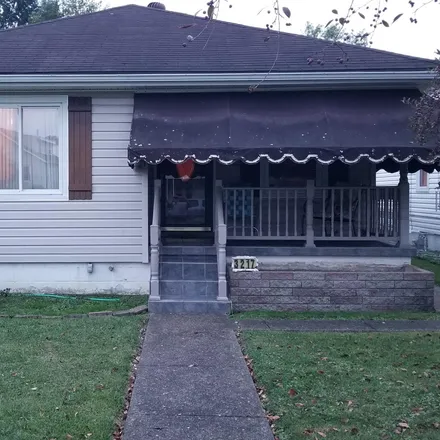 Buy this 2 bed house on 3217 Chase Street in Huntington, WV 25704