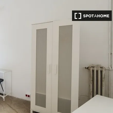 Rent this 14 bed room on Passatge de Marimon in 9, 08021 Barcelona