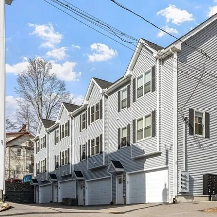 Image 2 - 25;27A;27B;27C;27D Orchard Street, Highlands, Haverhill, MA 01830, USA - Townhouse for sale