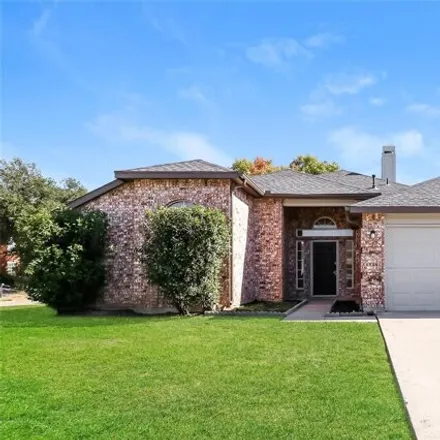 Rent this 3 bed house on 992 Felicia Lane in Arlington, TX 76017