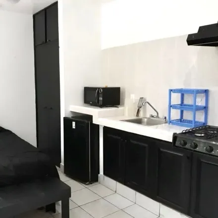 Rent this studio apartment on Avenida Junco de la Vega 115 in Contry Tesoro, 64859 Monterrey
