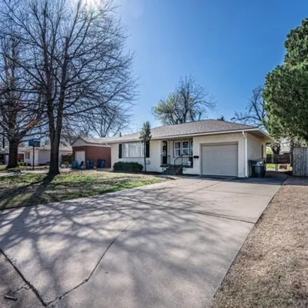 Image 3 - 1566 Downing Street, The Village, Oklahoma County, OK 73120, USA - House for sale
