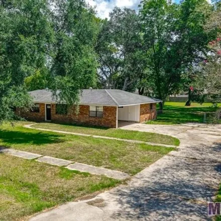 Buy this 3 bed house on 5354 Fennwood Drive in Zachary, LA 70791