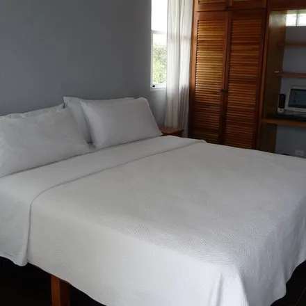 Rent this 3 bed house on Panama Beach Hostel in Calle 6 Sur, El Palmar