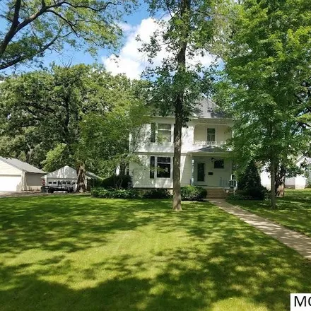 Image 3 - 664 East State Street, Mason City, IA 50401, USA - House for sale