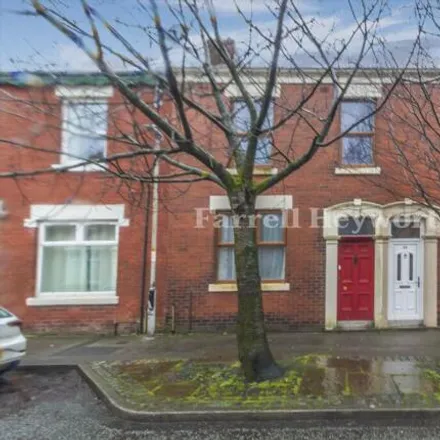 Buy this 3 bed townhouse on Elton Street in Preston, PR2 1DH