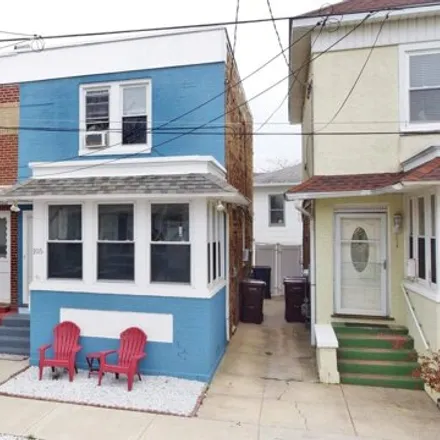 Rent this 3 bed house on 115 North Princeton Avenue in Ventnor City, NJ 08406