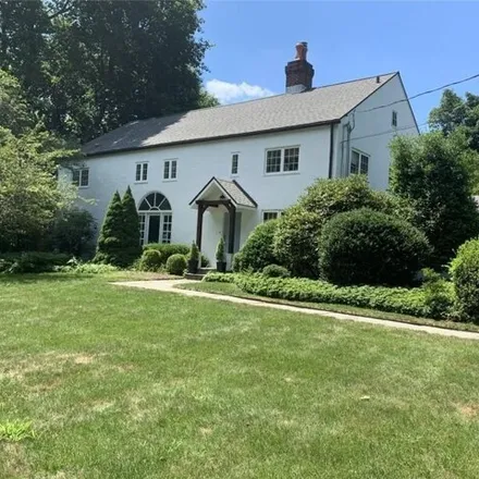 Rent this 4 bed house on 331 Hollow Tree Ridge Road in Noroton Heights, Darien