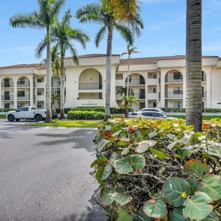 Buy this 2 bed condo on 626 Valley Stream Drive in Lely Golf Estates, Collier County